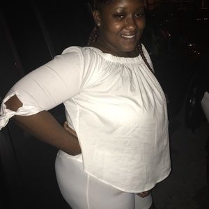 Meet your Posher, Carmilla